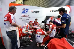 MotoGP Casey Stoner fregato dal regolamento