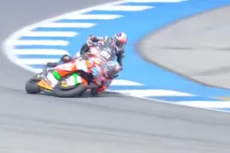 VIDEO Moto2: Agius ma che combini? Vietti a terra e incazzato nero