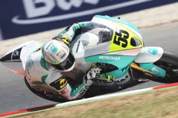 CEV Moto2: Hafizh Syahrin punta al titolo con una KALEX