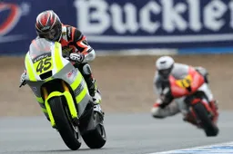 CEV Moto2 Jerez Gara: Rivas trionfa con la KALEX, sorprese per la pioggia