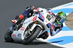 Superbike: a Phillip Island esordio difficile per Chaz Davies