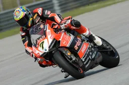 Superbike Sepang Gara 2: Davies posticipa la festa di Rea