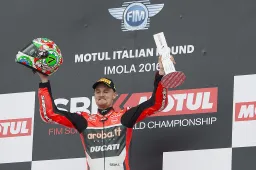 Superbike Imola Gara 2 Chaz Davies doppietta con una magica Ducati
