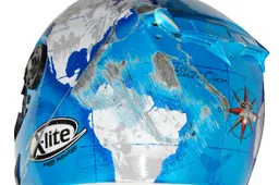 Carlos Checa: il suo casco dopo la caduta in Australia