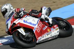 Superbike: Pirelli Diablo da 17" a partire dal mondiale 2013