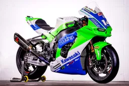 La splendida Kawasaki FS-3 del British Superbike 2023