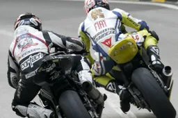 Macau Grand Prix: bandiera rossa all'ottavo giro, Easton in testa