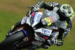 BSB Oulton Park Prove 3: Christian Iddon svetta su pista bagnata