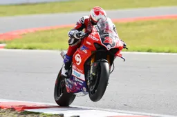 BSB Snetterton Gara 1: prima vittoria di Christian Iddon, tris Ducati