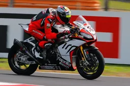 Superbike Malesia FP2 Fantastico Lorenzo Savadori e Aprilia al comando!