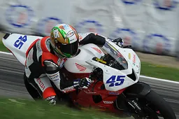 CIV 600 Supersport Monza Gara: Gianluca Vizziello vince una gara combattuta