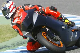 MotoGP: Edwards a Jerez con la Suter BMW CRT, tempi da Moto2