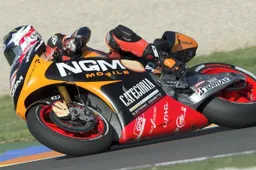 MotoGP: Aleix Espargaro e Colin Edwards con Forward