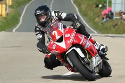 Tourist Trophy: Connor Behan esordirà al TT 2014 con KMR Kawasaki