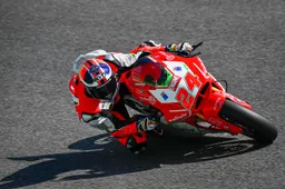 Moto2, MV Agusta Forward a tre punte: torna Corsi, Escrig wild card