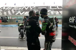 Superbike Magny Cours: FP1 Jonathan Rea dà lezione sul bagnato