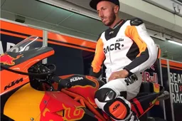 Antonio Cairoli sulla KTM RC16 MotoGP a Valencia