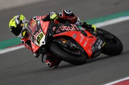 Superbike Assen: Alvaro Bautista si prende anche il warm up