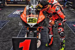 Superbike Aragon Gara 1: Alvaro Bautista cala il settebello