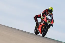 Superbike Aragon, Prove 2: Alvaro Bautista vola sempre più