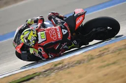 Superbike Thai Prove 3: Bautista insiste, Rea si avvicina
