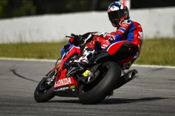 Superbike: Alvaro Bautista in ritardo, che succede alla Honda?