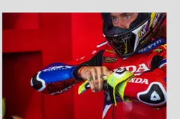 Superbike, Alvaro Bautista infortunato senza dirlo alla Honda HRC