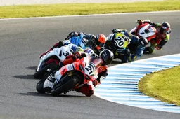 Troy Bayliss che mito! A Phillip Island vince ancora lui