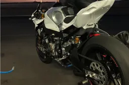 Superbike 2019: Ecco la BWM di Tom Sykes, è un cantiere aperto