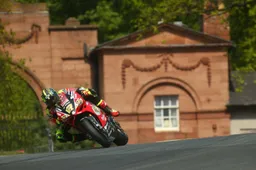 BSB Oulton Park: La diretta AutomotoTV alle 14:15 e 17:15