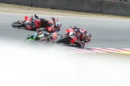 Alvaro Bautista, quattro volte giù: così si butta via il Mondiale