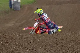 MXGP Gran Bretagna: Cairoli che autogol vince Gajser