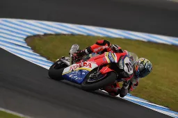 Superbike: Leon Camier "Honda, ci vorrà un pò di tempo"