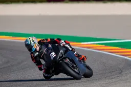 Superbike: Leon Camier allarme rientrato, la spalla è a posto