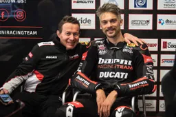 Superbike: Ducati Barni, il dubbio Leon Camier resta