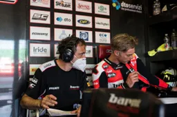 Superbike: Leon Camier nuovo allarme, Mondiale a rischio