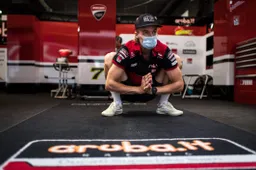 Superbike, Chaz Davies una vittoria a tempo scaduto