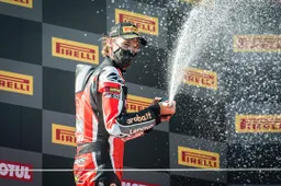 Superbike, UFFICIALE Chaz Davies resta in Ducati con Go Eleven