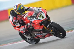 Superbike Aragon Warm Up Chaz Davies problemi al cambio