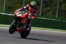 Superbike Imola Monologo Chaz Davies In Gara 1 Ducati batte Kawa
