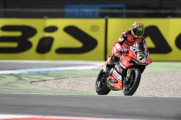 Superbike Assen Cos'è successo sulla Ducati di Chaz Davies?