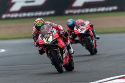 Superbike Donington: Ducati disastro, e il Mondiale si allontana