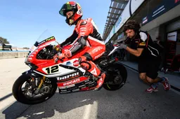 Superbike Laguna Seca: Xavi Forés "Voglio attaccare i magnifici quattro"