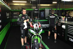 Superbike Donington Prove 3 La pioggia non ferma il Cannibale Rea