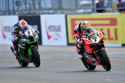 Superbike Aragon Gara 2 Davies e Ducati rialzano la testa, Rea fulminato