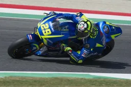 MotoGP: Andrea Iannone "Penso che Suzuki correrà con quattro moto"