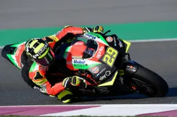 Aprilia a due facce: Aleix convince, Iannone ...risparmia