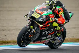 MotoGP: Aprilia momento non facile, Andrea Iannone "Lavoriamo uniti"