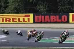 Superbike, Jonathan Rea è una furia: "Cos'ha in testa Tom Sykes"?