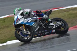 Superbike Magny Cours, Eugene Laverty che Superpole! Doppietta BMW